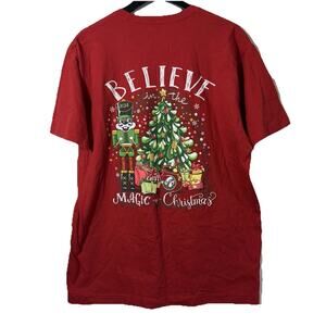 Buc-ee's "Believe In The Magic Of Christmas" Holiday TShirt Red Large Tree